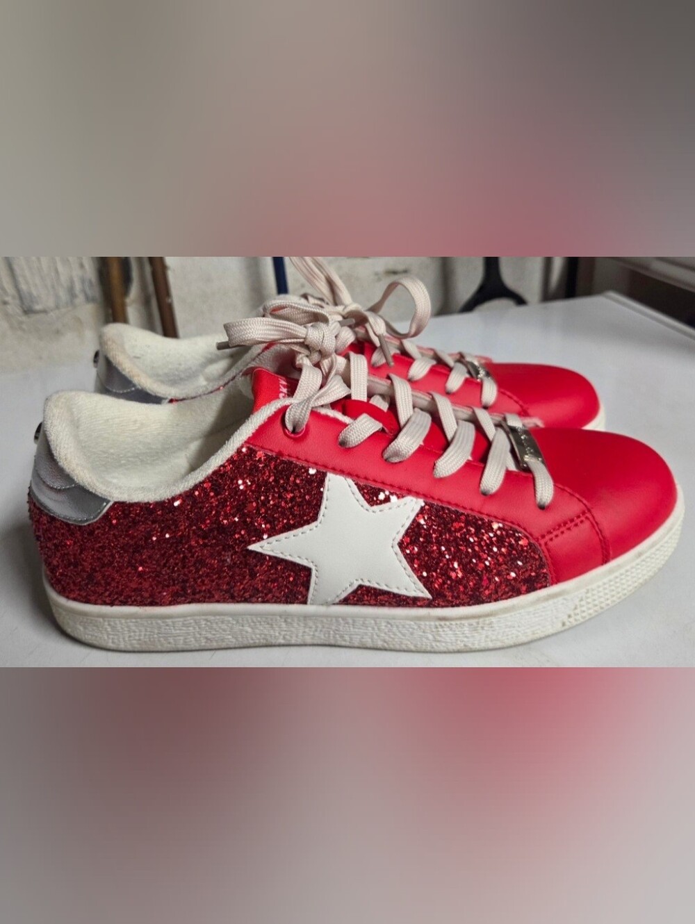 Womens Red Glitter Star Sneakers - Stylish Casual Shoe